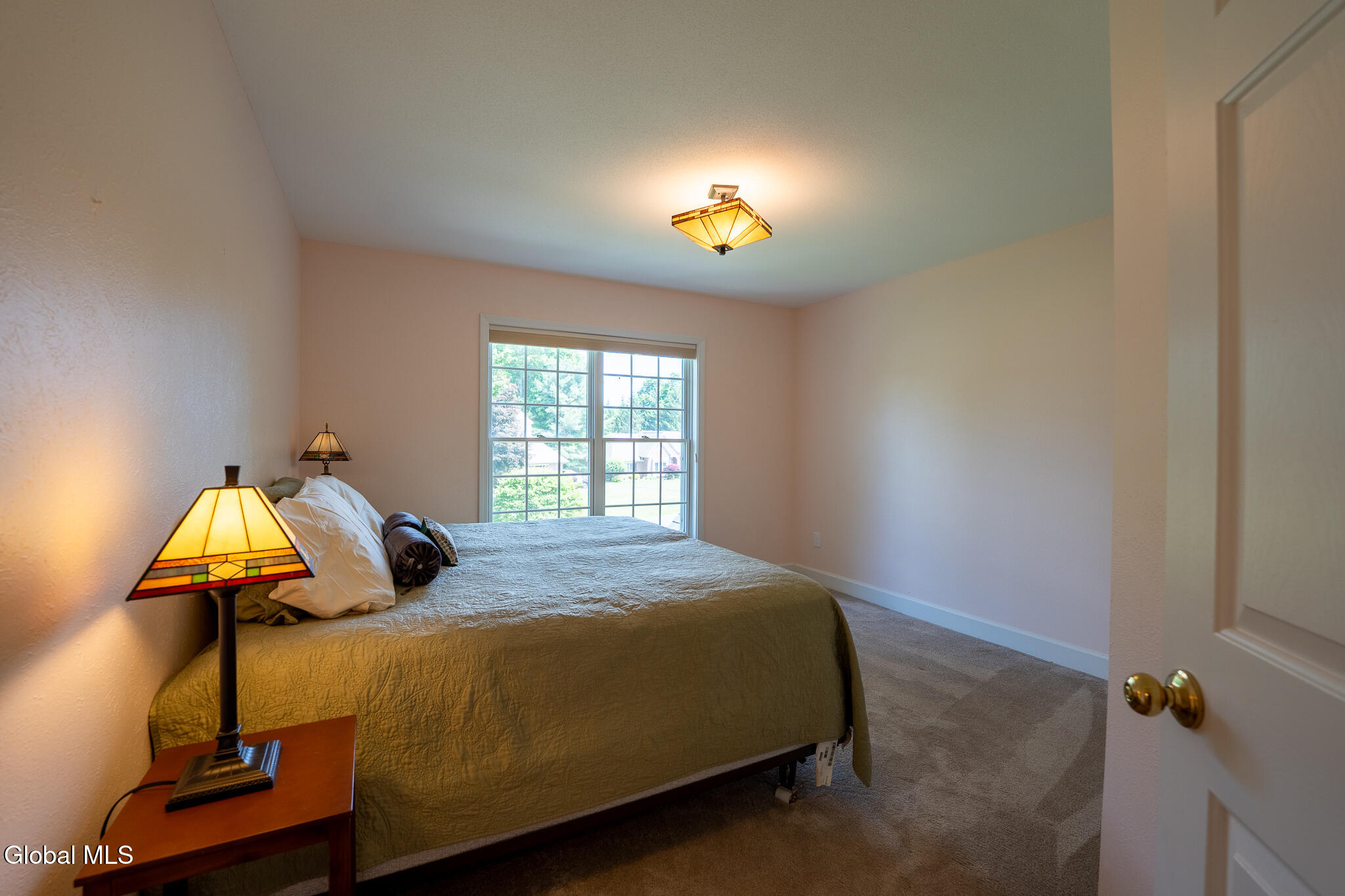 10 Whitestone Way Slingerlands NY 12159