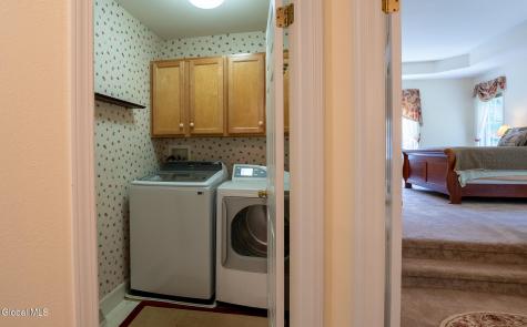 10 Whitestone Way Slingerlands NY 12159