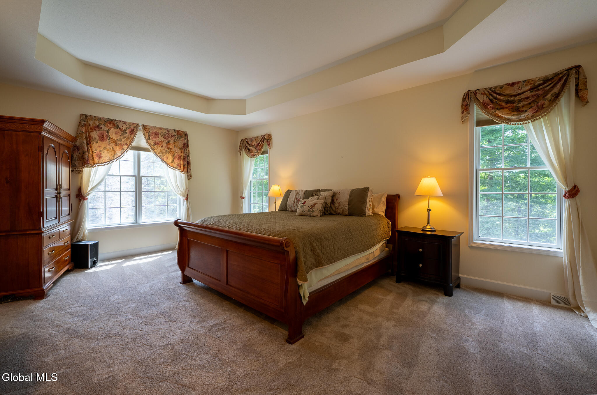 10 Whitestone Way Slingerlands NY 12159
