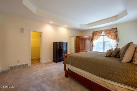 10 Whitestone Way Slingerlands NY 12159