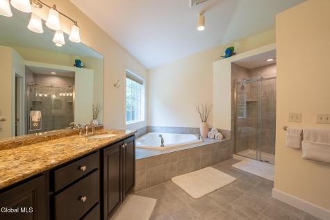 10 Whitestone Way Slingerlands NY 12159