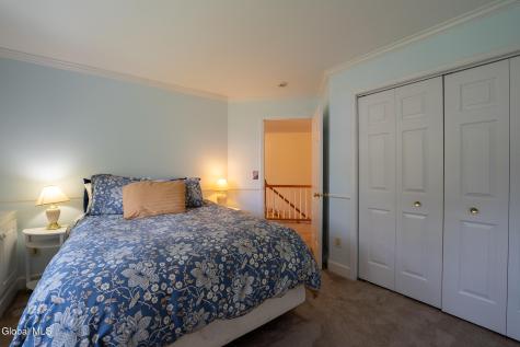 10 Whitestone Way Slingerlands NY 12159