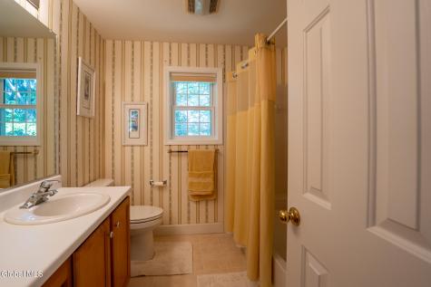 10 Whitestone Way Slingerlands NY 12159