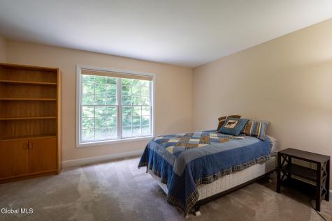 10 Whitestone Way Slingerlands NY 12159