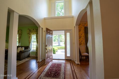 10 Whitestone Way Slingerlands NY 12159