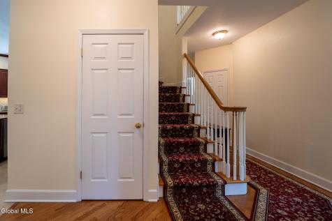 10 Whitestone Way Slingerlands NY 12159