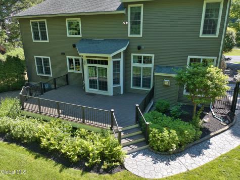 10 Whitestone Way Slingerlands NY 12159