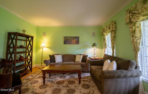 10 Whitestone Way Slingerlands NY 12159