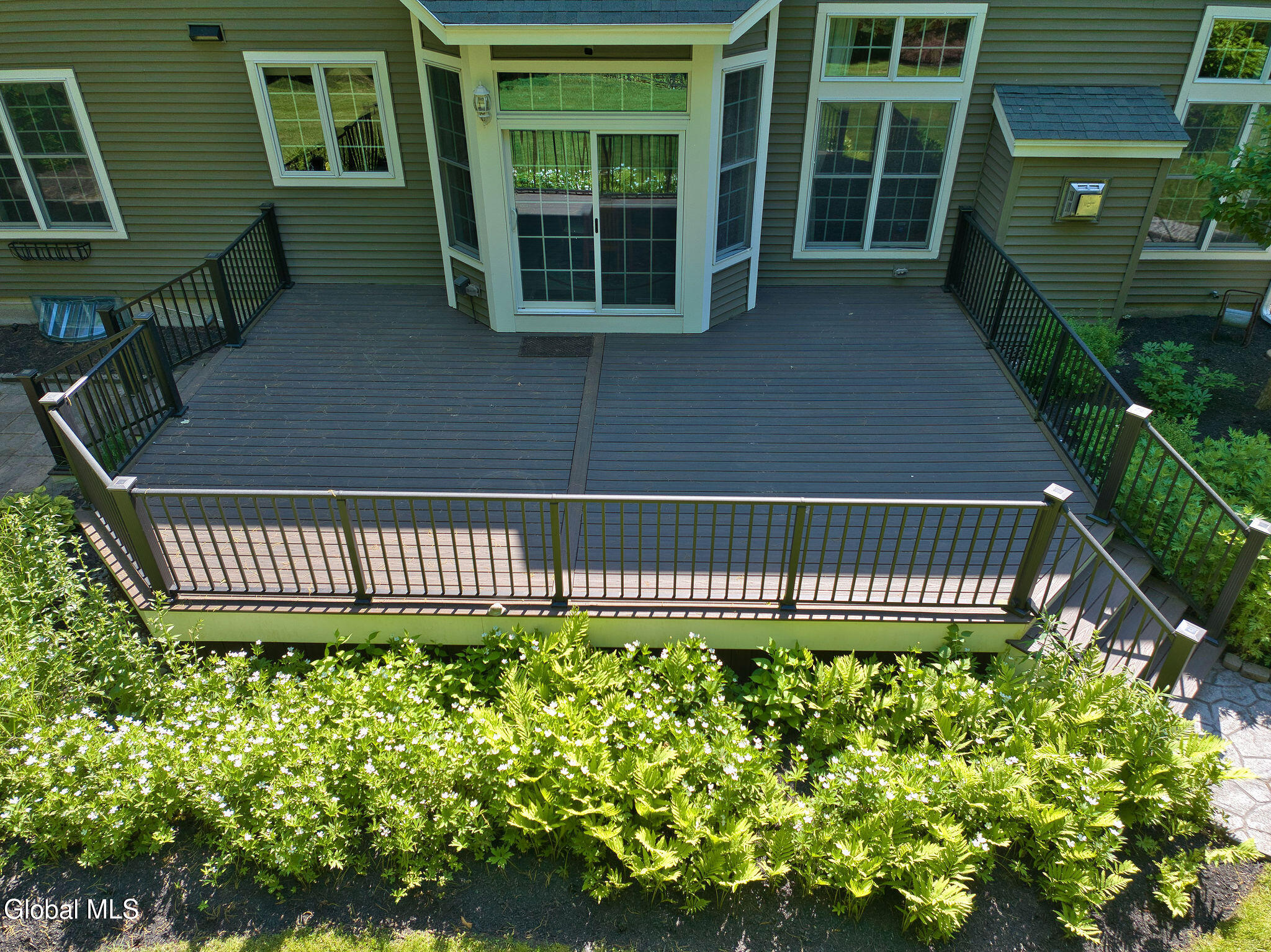 10 Whitestone Way Slingerlands NY 12159