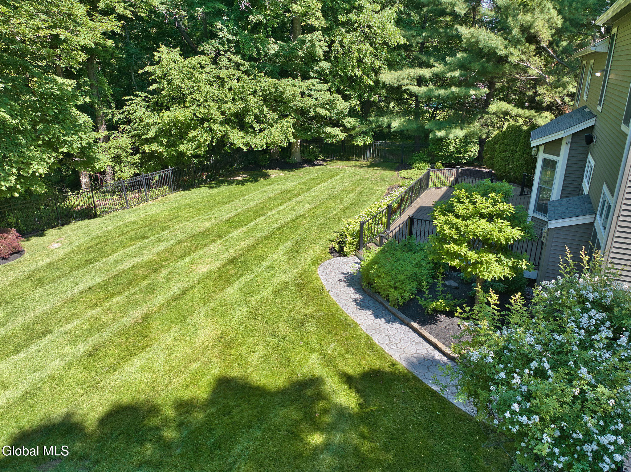 10 Whitestone Way Slingerlands NY 12159
