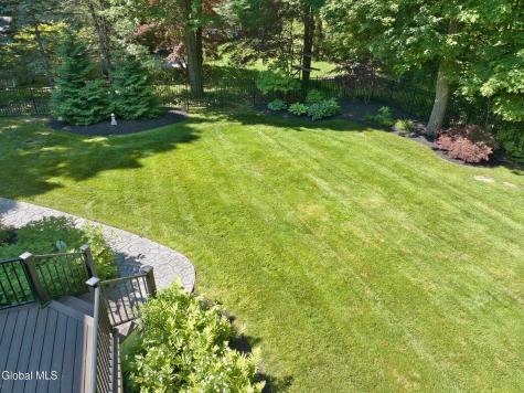 10 Whitestone Way Slingerlands NY 12159