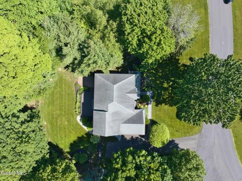 10 Whitestone Way Slingerlands NY 12159