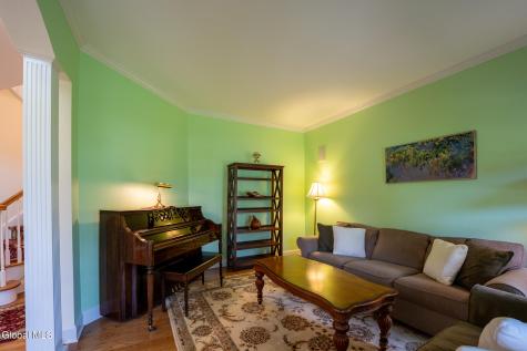10 Whitestone Way Slingerlands NY 12159