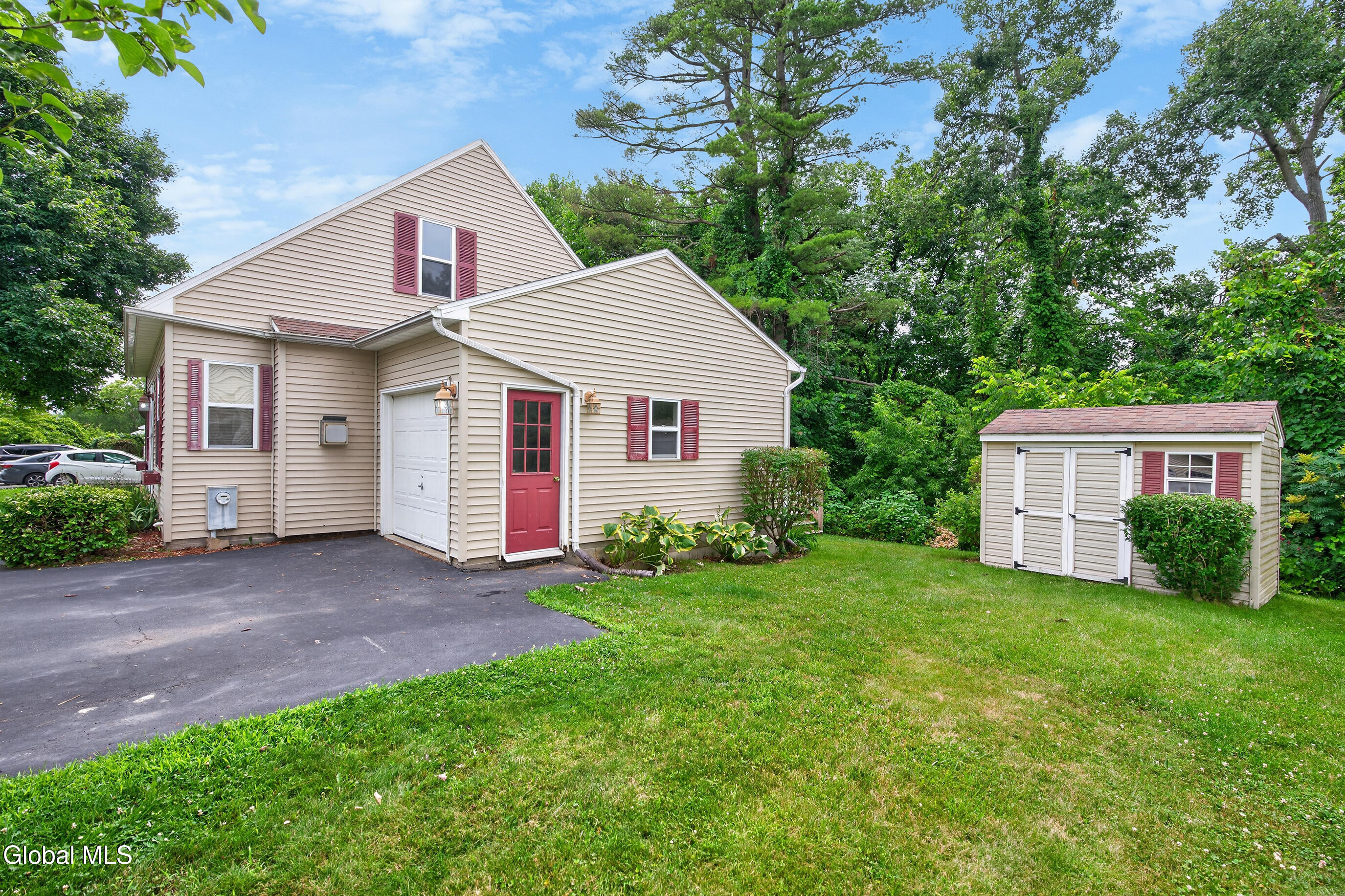 97 Trinity Place Selkirk NY 12158