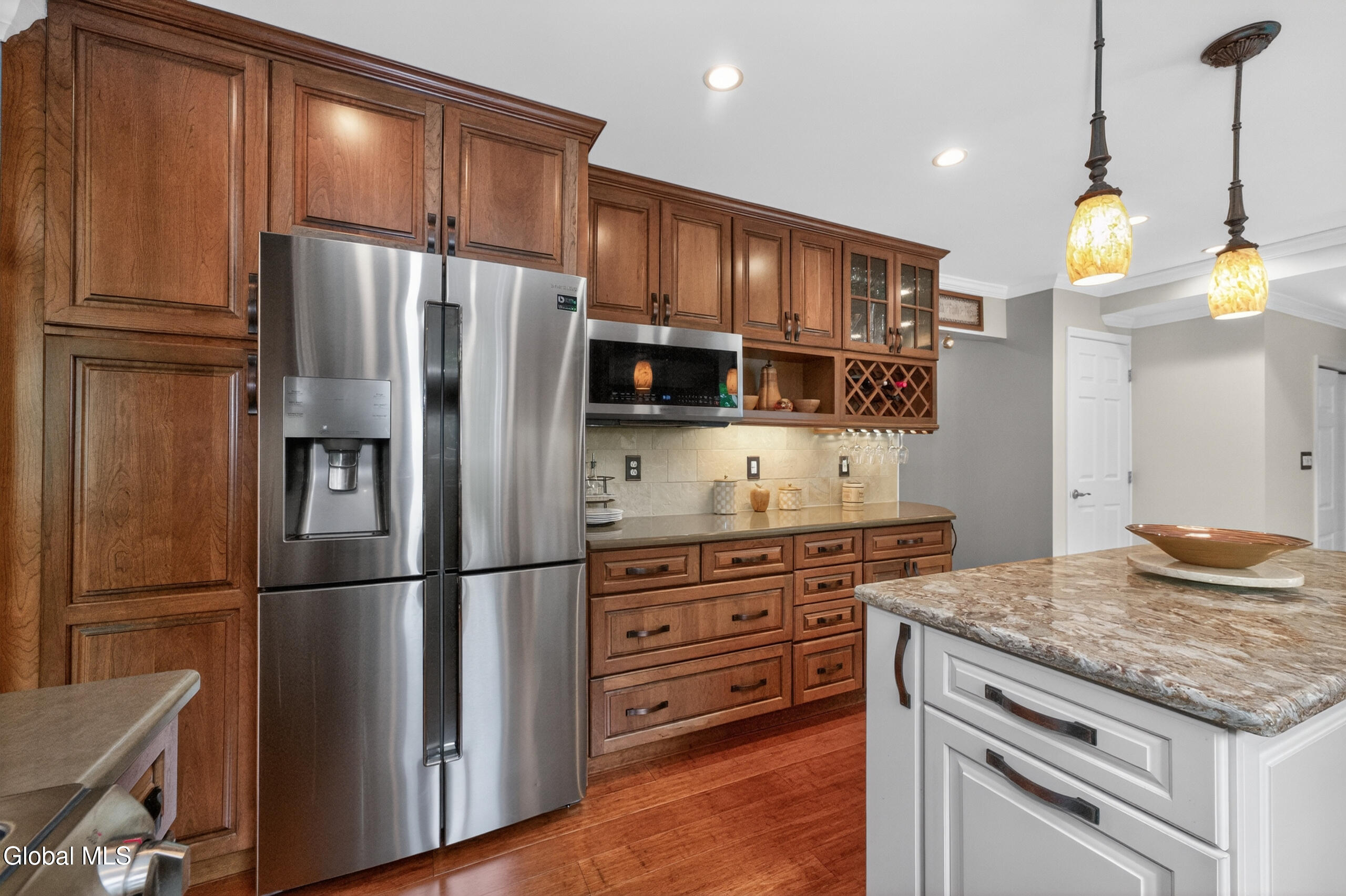 19 Debbie Marie Court Schenectady NY 12309