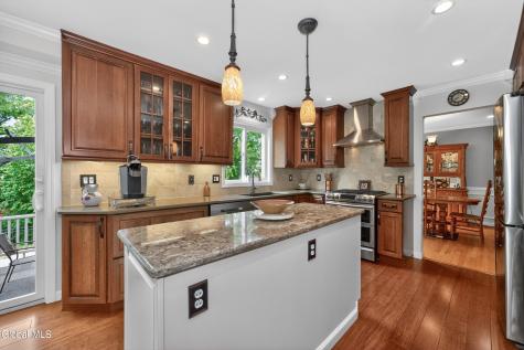 19 Debbie Marie Court Schenectady NY 12309
