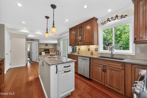 19 Debbie Marie Court Schenectady NY 12309