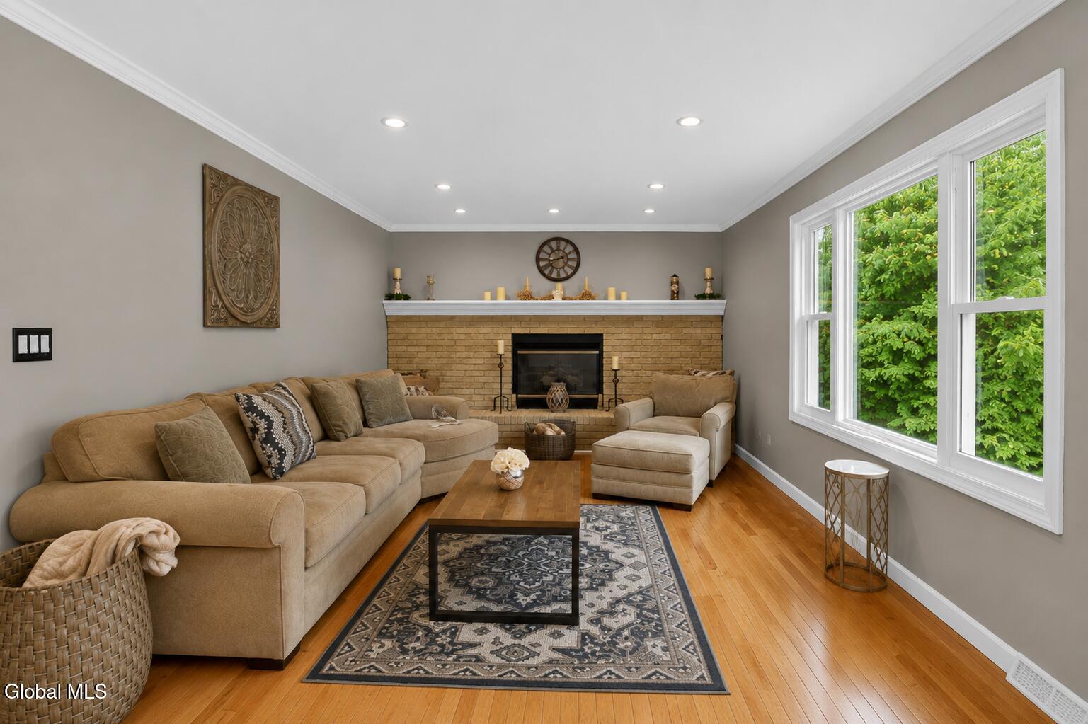 19 Debbie Marie Court Schenectady NY 12309