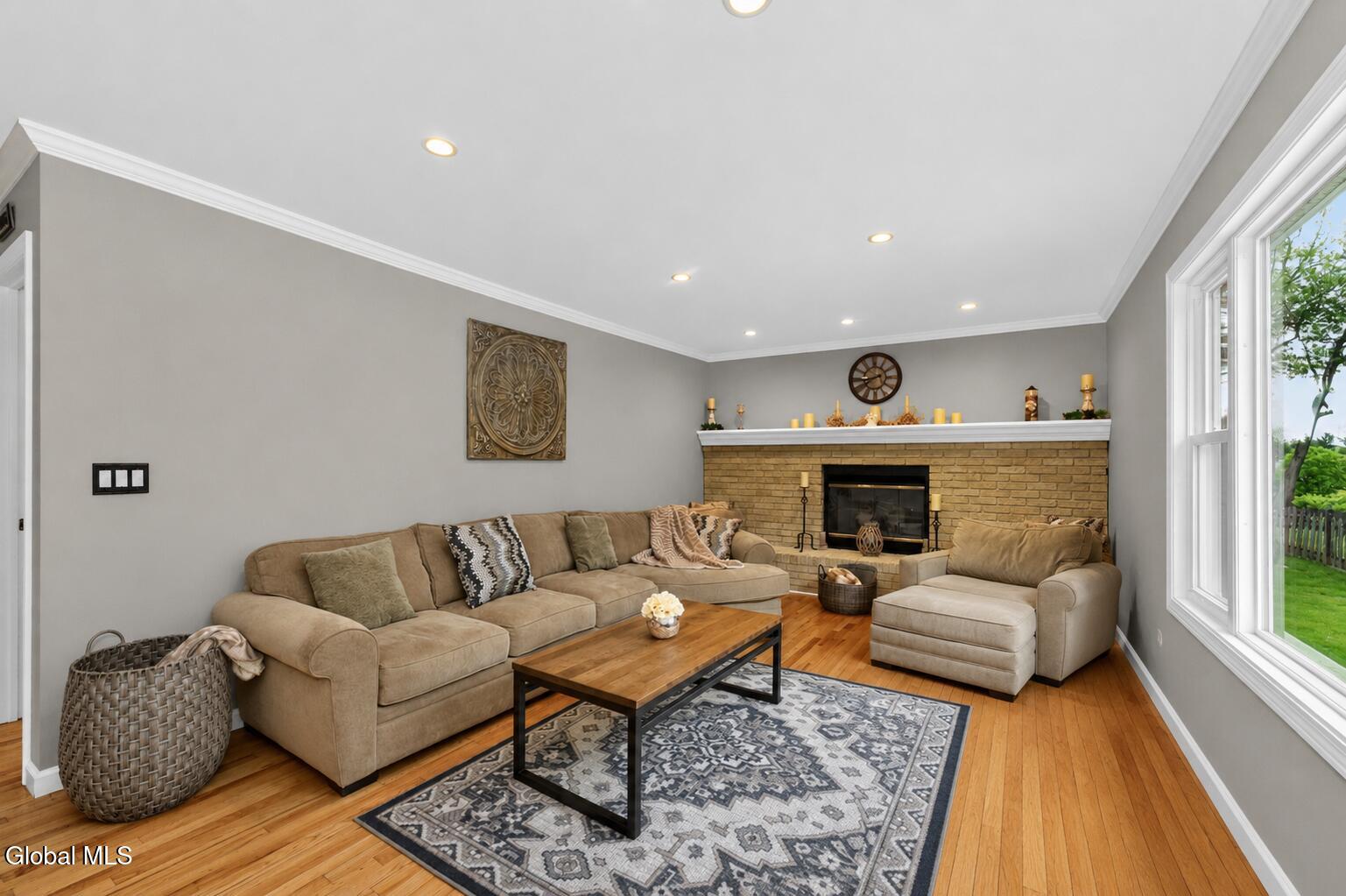 19 Debbie Marie Court Schenectady NY 12309