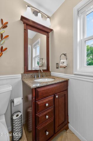 19 Debbie Marie Court Schenectady NY 12309