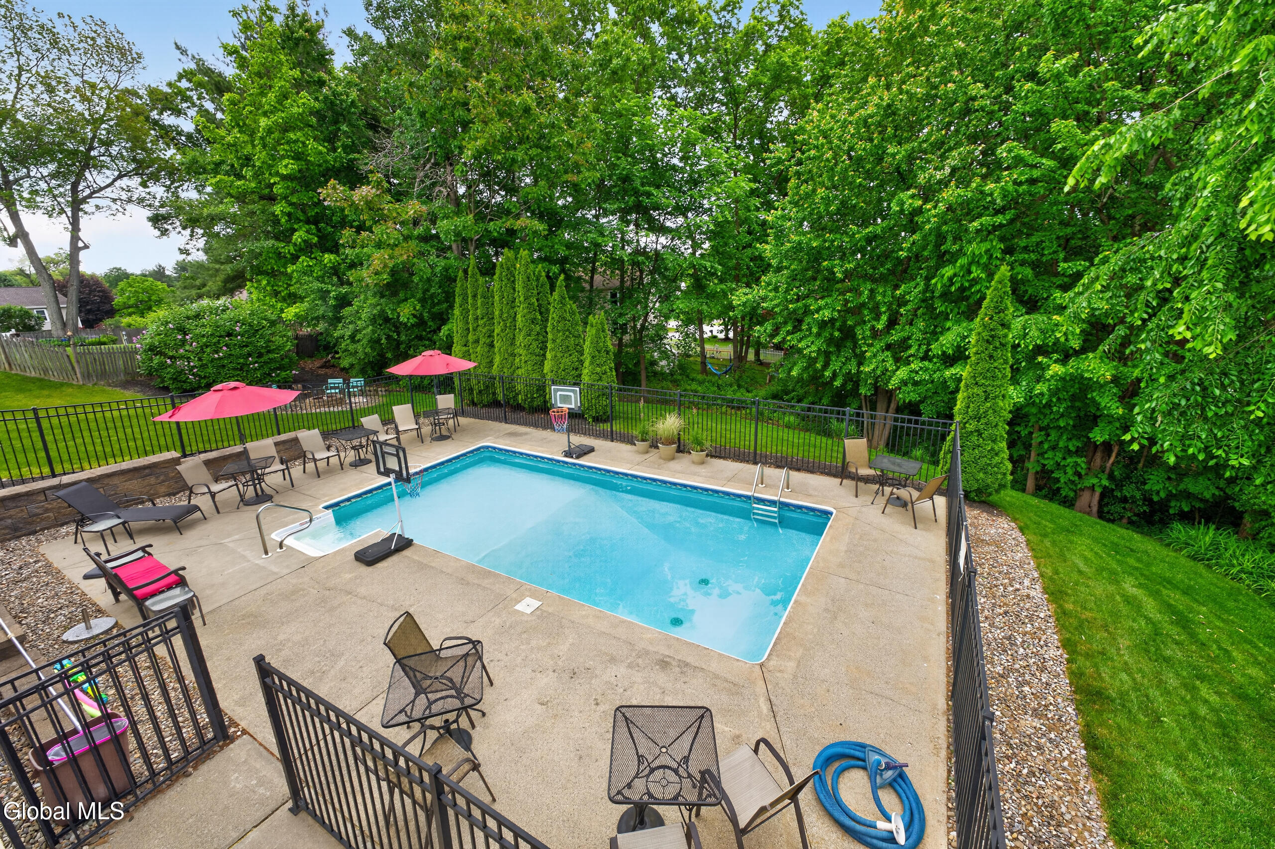 19 Debbie Marie Court Schenectady NY 12309