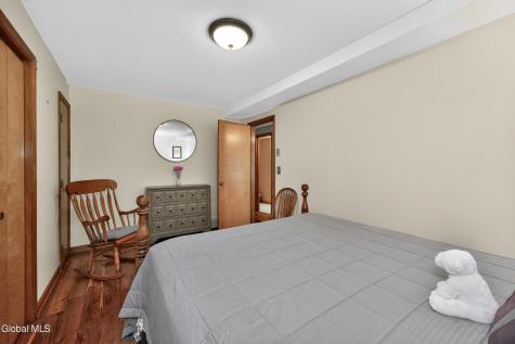 19 Debbie Marie Court Schenectady NY 12309