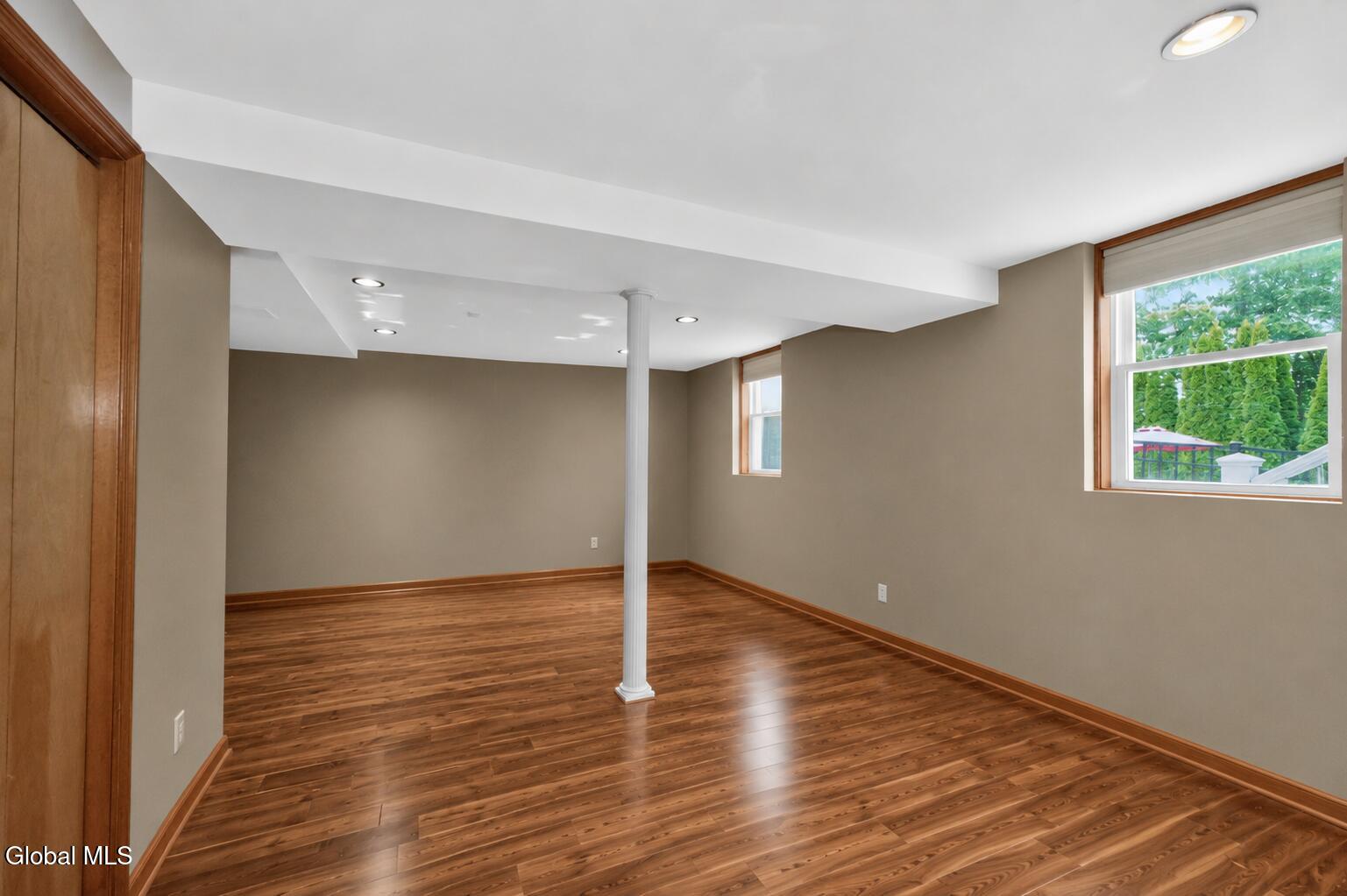 19 Debbie Marie Court Schenectady NY 12309