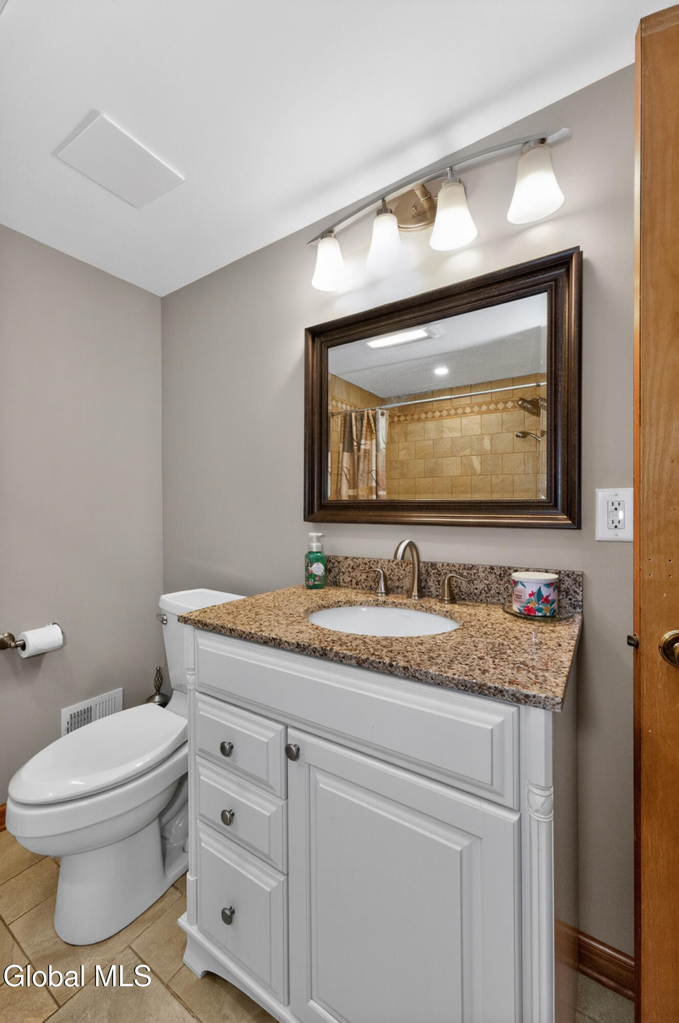 19 Debbie Marie Court Schenectady NY 12309