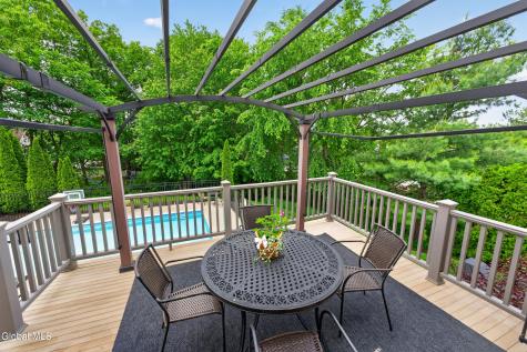 19 Debbie Marie Court Schenectady NY 12309