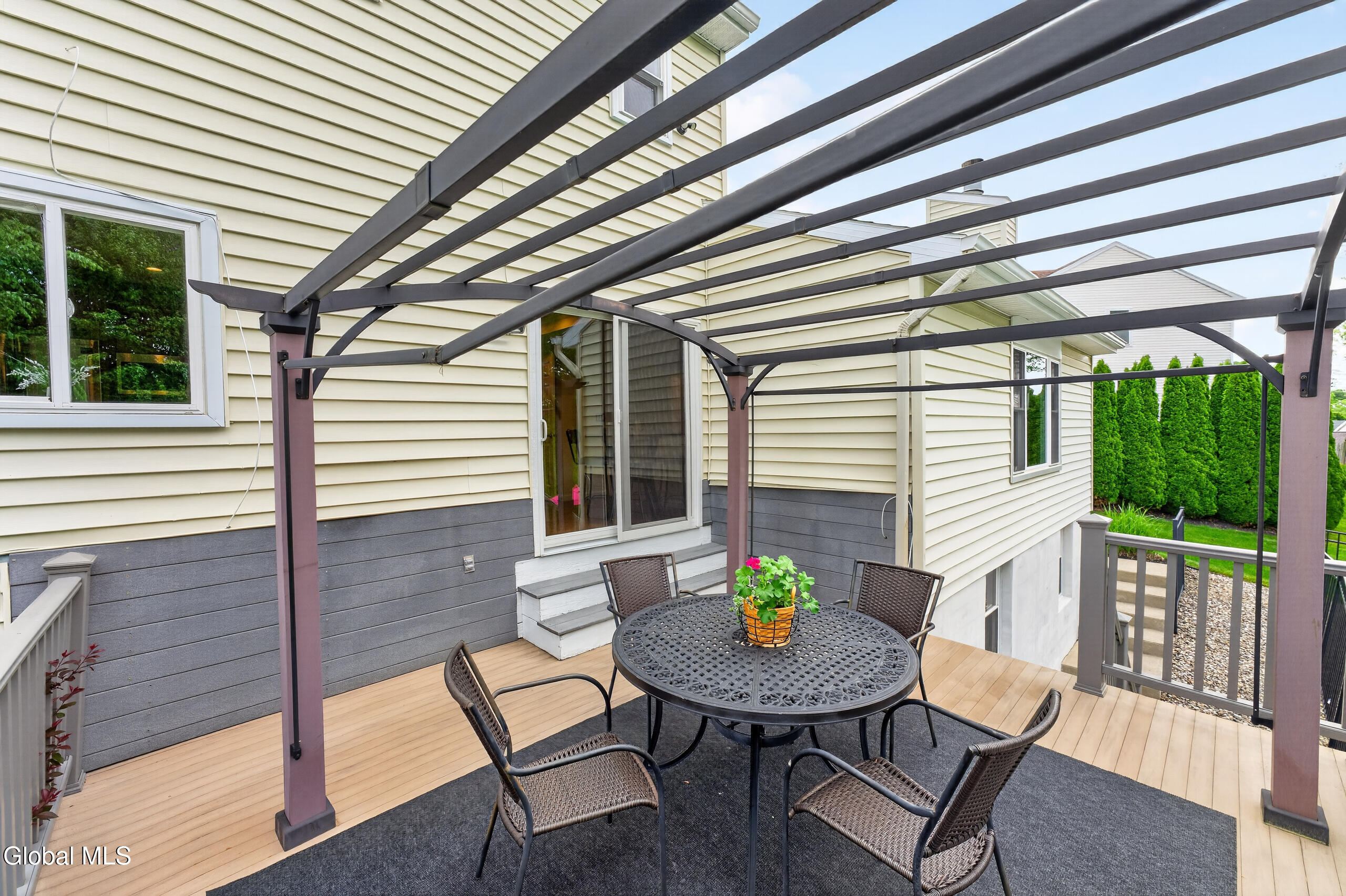19 Debbie Marie Court Schenectady NY 12309