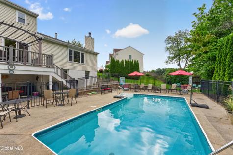 19 Debbie Marie Court Schenectady NY 12309