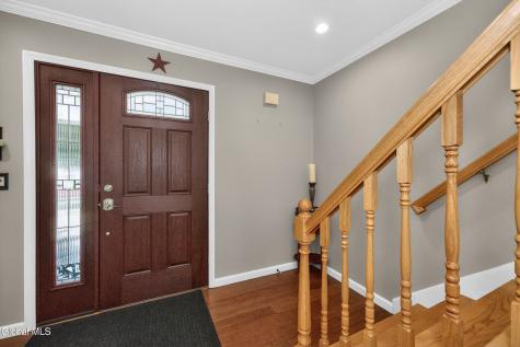 19 Debbie Marie Court Schenectady NY 12309