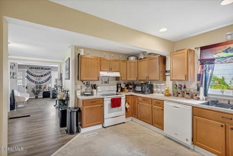 5 6th Street Corinth NY 12822
