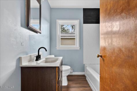 112 Lord North Drive Esperance NY 12066