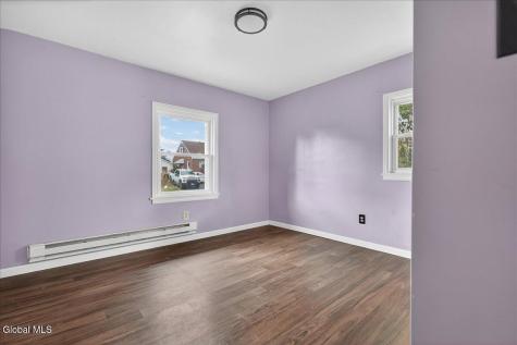 112 Lord North Drive Esperance NY 12066