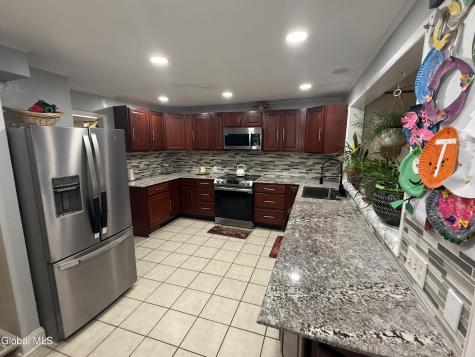 215 Elder Street Schenectady NY 12304