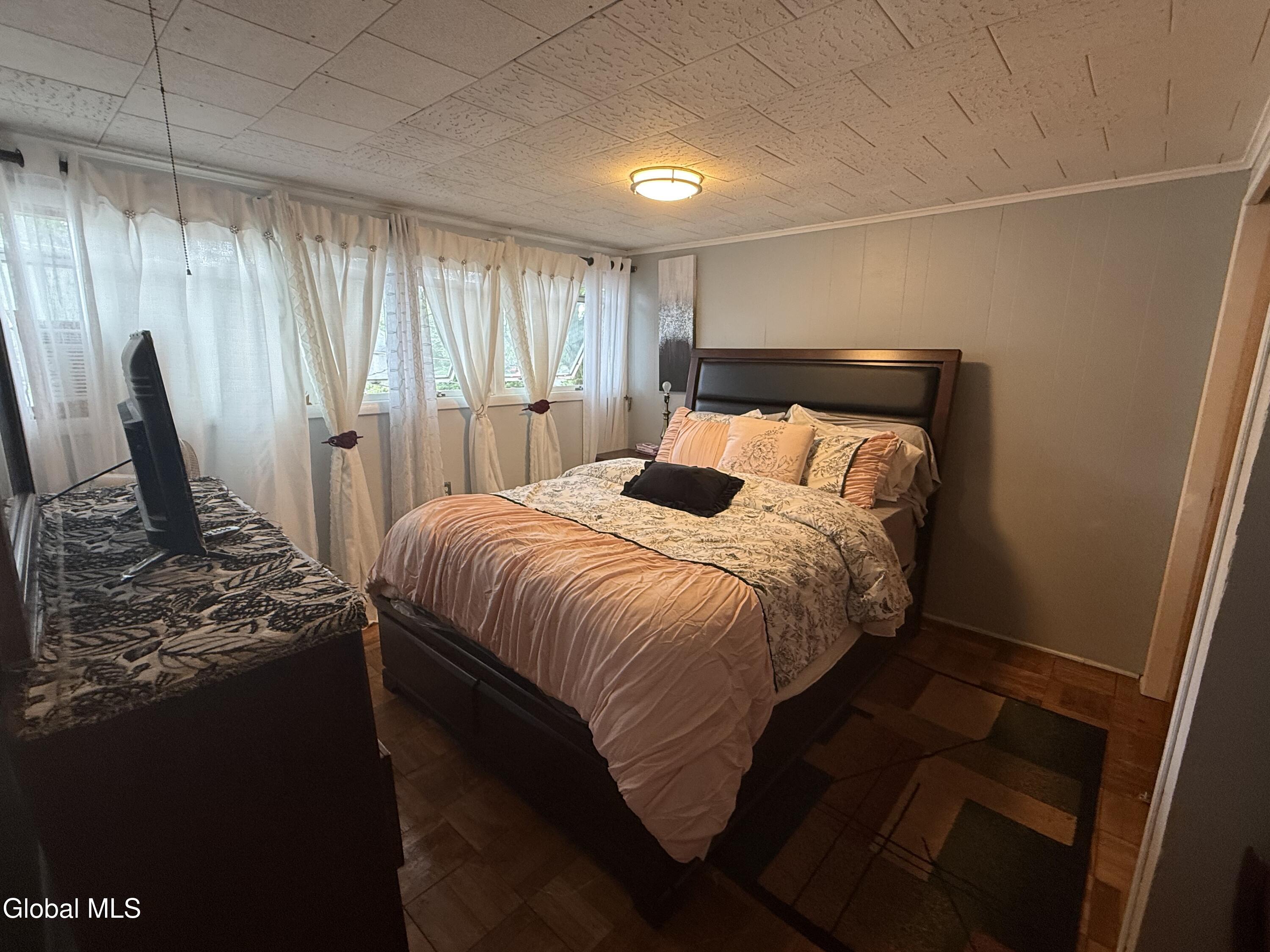 215 Elder Street Schenectady NY 12304