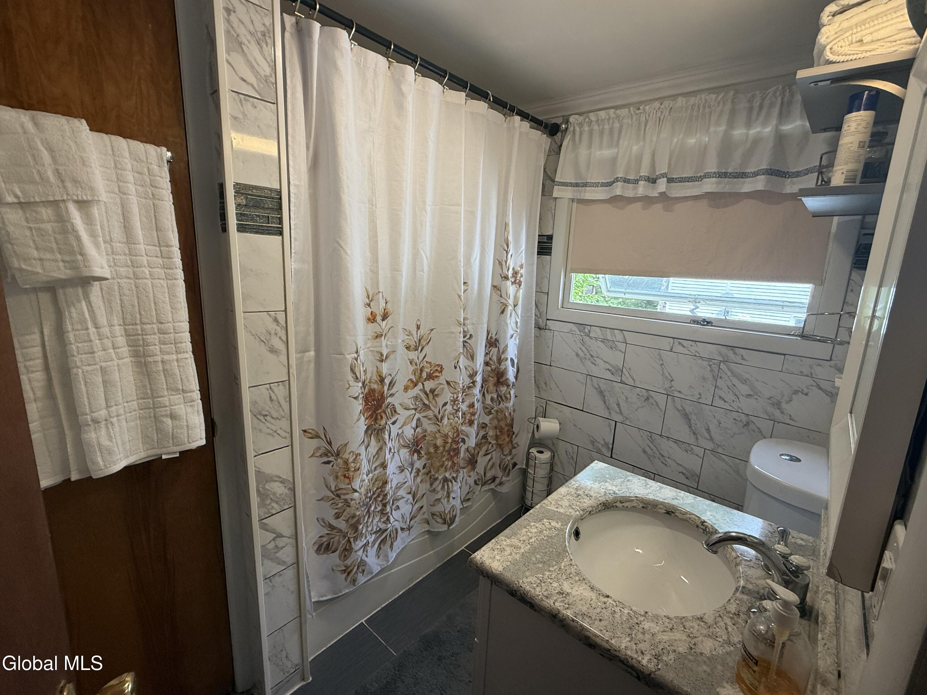 215 Elder Street Schenectady NY 12304
