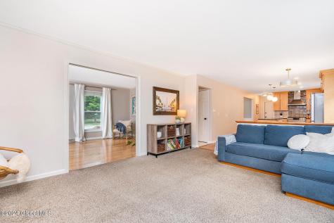 22 Macaulay Lane Niskayuna NY 12309