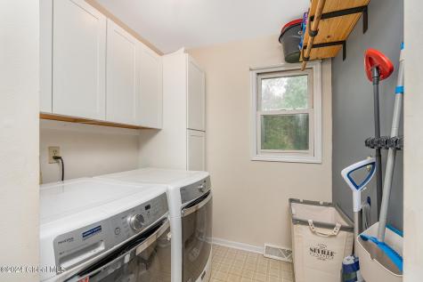 22 Macaulay Lane Niskayuna NY 12309