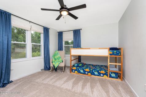 22 Macaulay Lane Niskayuna NY 12309