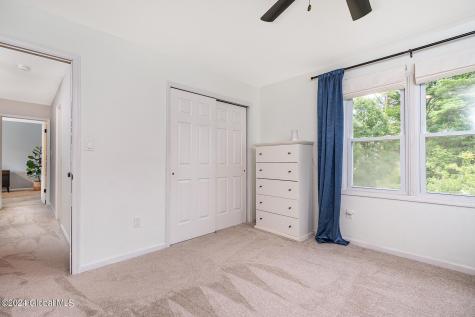 22 Macaulay Lane Niskayuna NY 12309