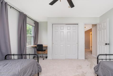 22 Macaulay Lane Niskayuna NY 12309