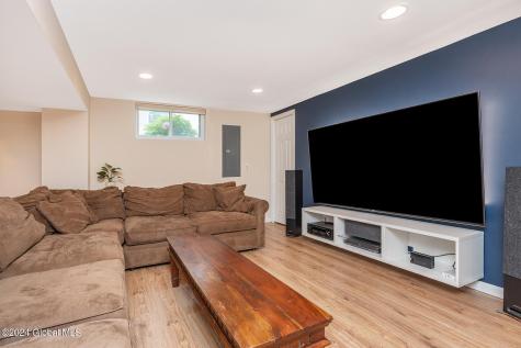 22 Macaulay Lane Niskayuna NY 12309
