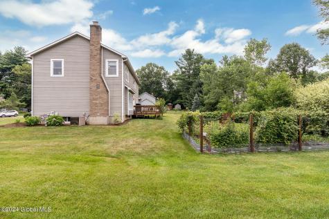 22 Macaulay Lane Niskayuna NY 12309