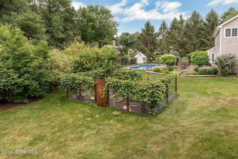 22 Macaulay Lane Niskayuna NY 12309