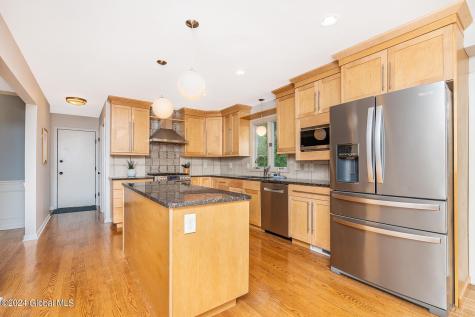 22 Macaulay Lane Niskayuna NY 12309