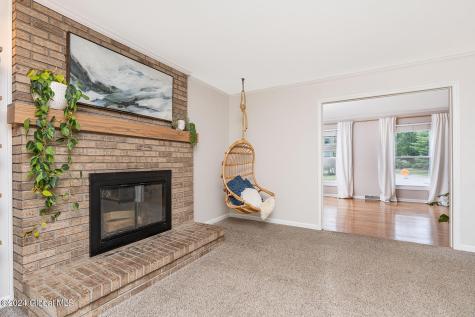 22 Macaulay Lane Niskayuna NY 12309