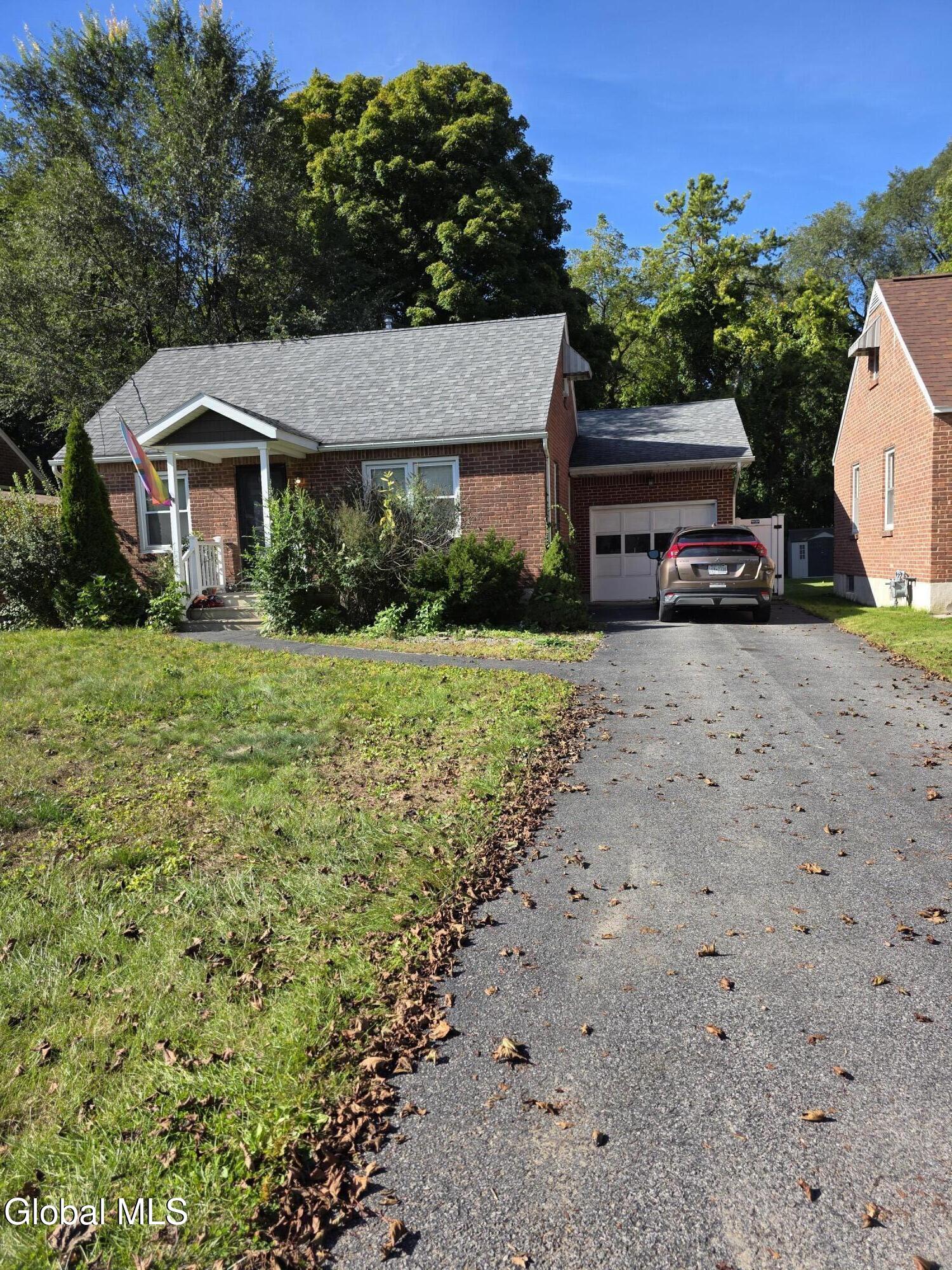 2133 Robinwood Avenue Schenectady NY 12306