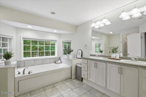 628 Vanderlyn Lane Slingerlands NY 12159
